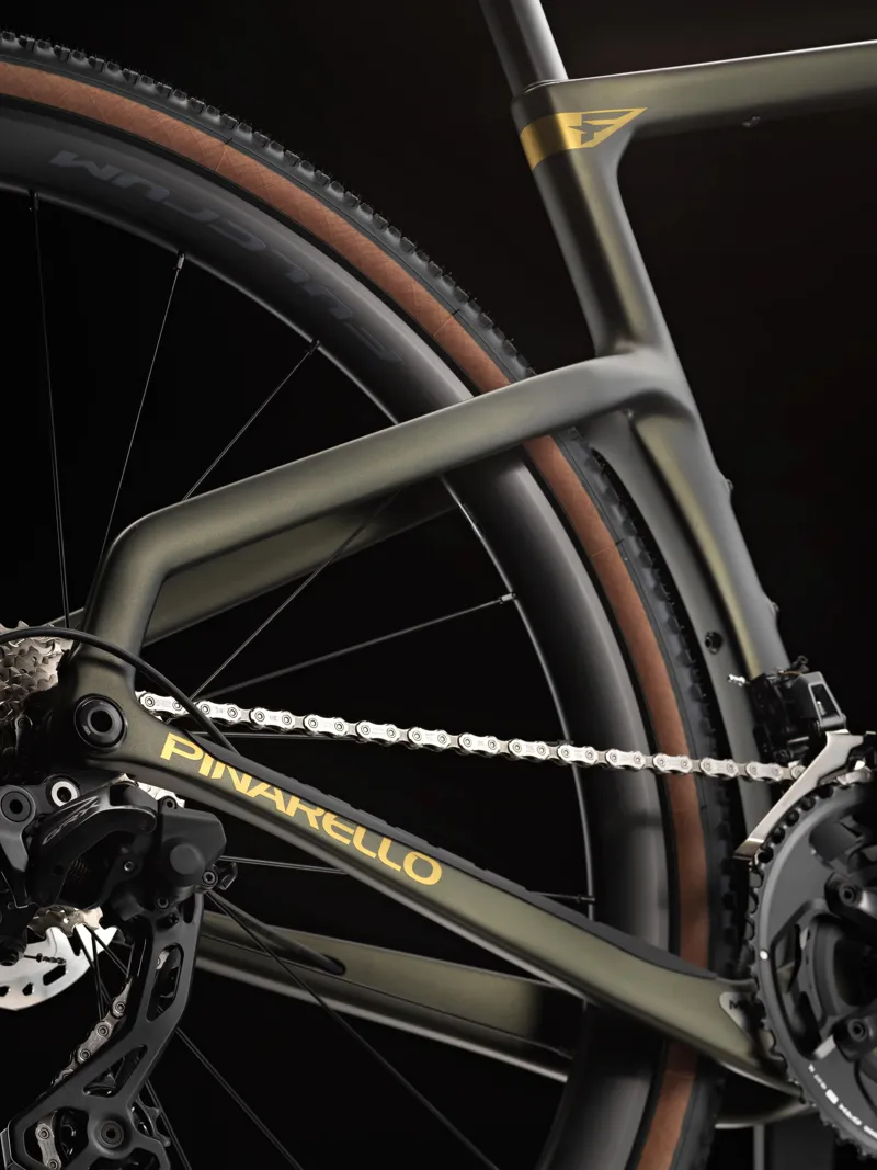 Pinarello Grevil F3 Etna Black GRX820 Carbon Gravel Bike-8