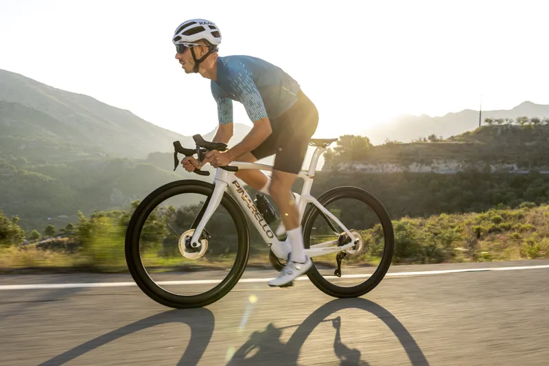 Pinarello F3 Disk 105 Di2 Alabaster White Shiny Carbon Road Race Bike-3