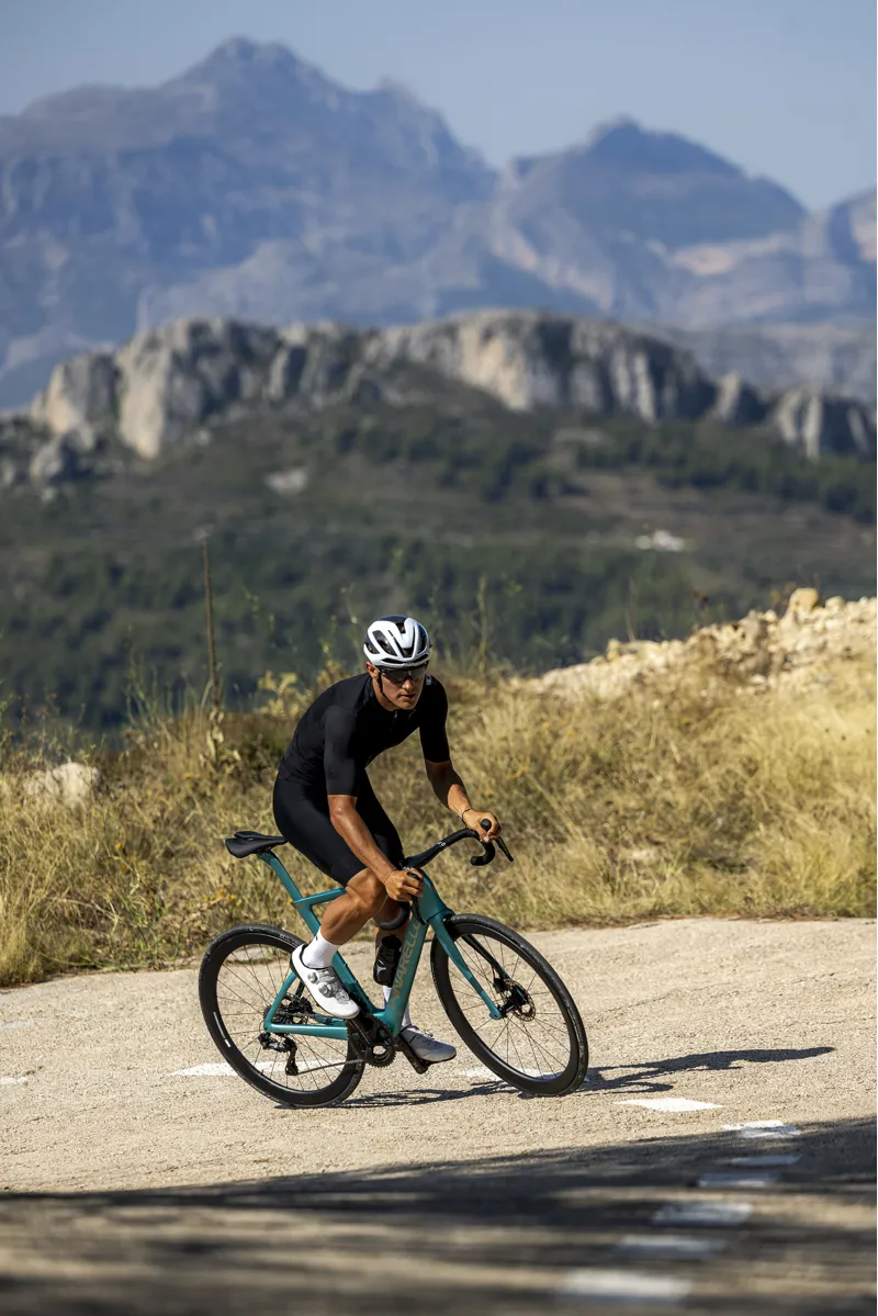 Pinarello F7 Disk Ultegra Di2 Formula Green Carbon Road Race Bike-12