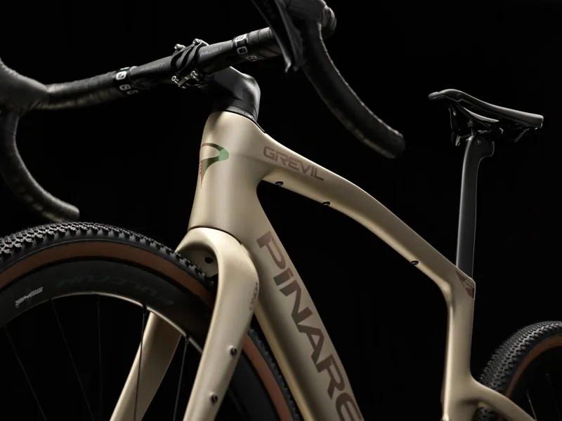 Pinarello Grevil F1 Atlai Dust GRX610 Carbon Gravel Bike-4