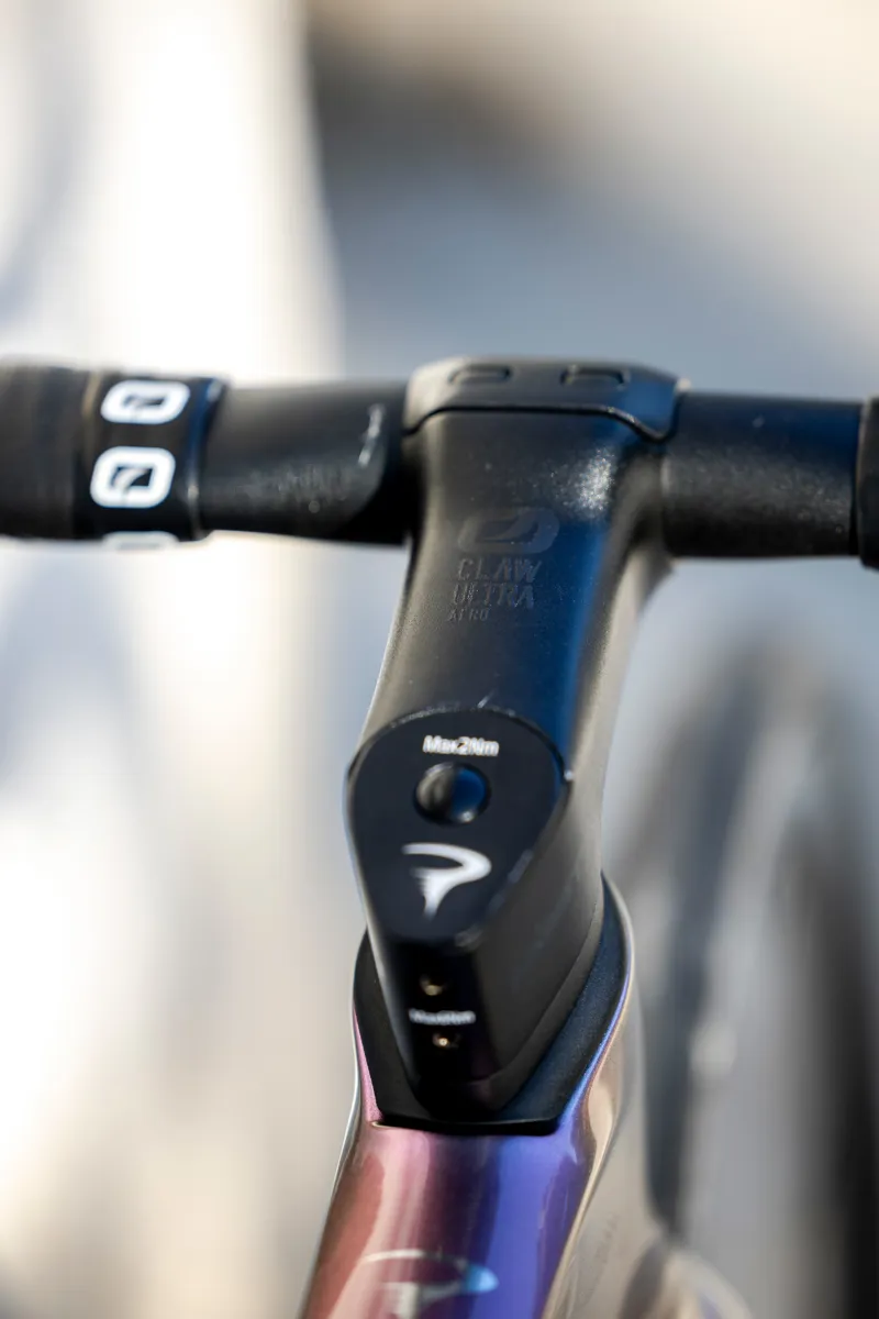 Pinarello F3 Disk 105 Di2 Interstellar Grey Shiny Carbon Road Race Bike-8