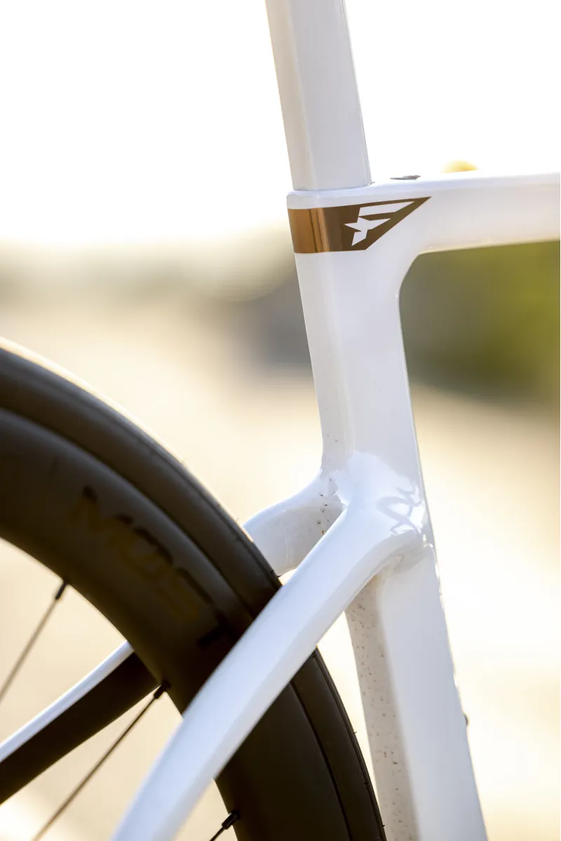 Pinarello F7 Disk Ultegra Di2 Alabaster White Shiny Carbon Road Race Bike-8