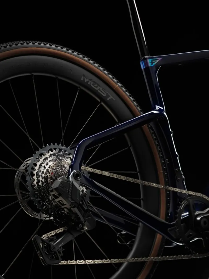 Pinarello Grevil F5 Lapland Sky Carbon Gravel Bike-7