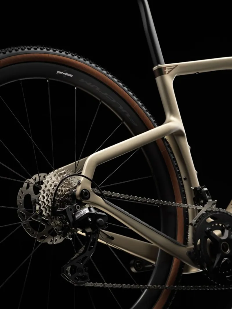 Pinarello Grevil F1 Atlai Dust GRX610 Carbon Gravel Bike-7