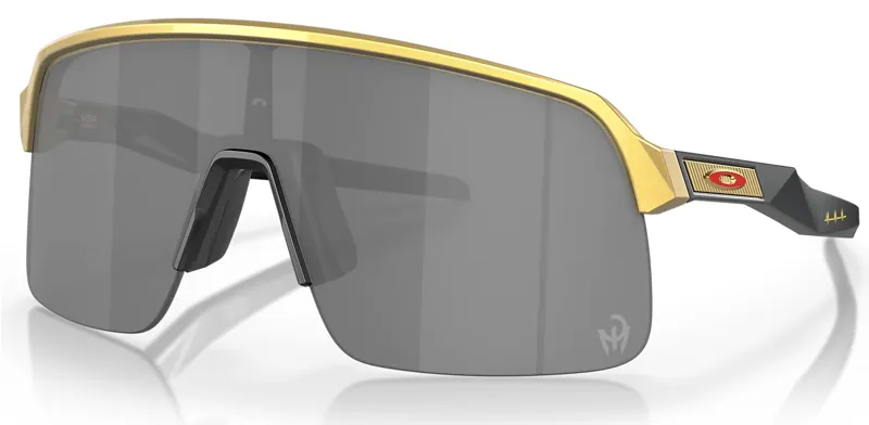 Oakley Sutro Lite Patrick Mahomes II Collection Gold Prizm Black