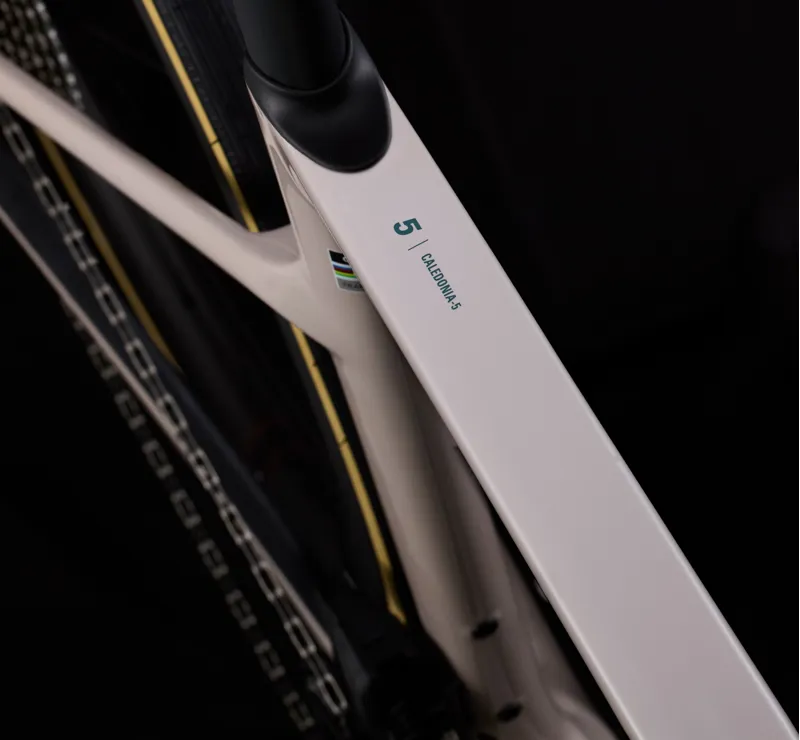 Cervelo Caledonia-5 SRAM Red AXS Sandstone-1