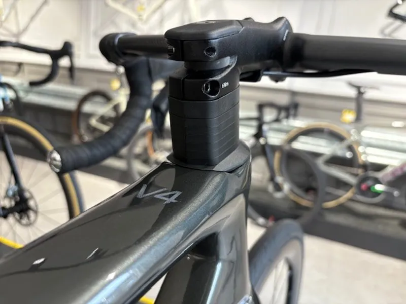 Colnago V4 Disc Ultegra Di2 12 Speed Vision Carbon Wheel Upgrade Black-2