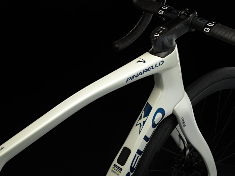 Pinarello X5 Disk 105 Di2 Xolar Crystal White Carbon Road Bike-1