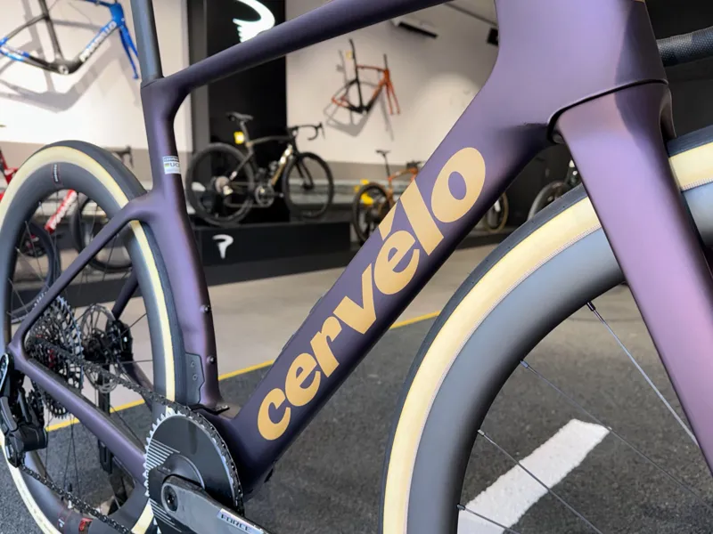Cervelo Aspero-5 SRAM Force AXS 1 Black Currant Carbon Gravel Bike-4
