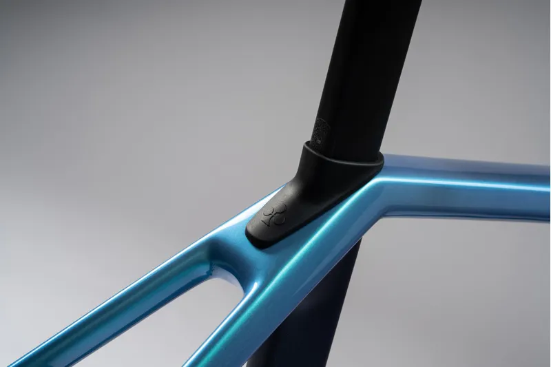 Colnago C72 Disc 2026 Carbon Road Race Bike With Dura Ace Di2 ENVE 4.5 SES HFTB Blue Light Blue-9