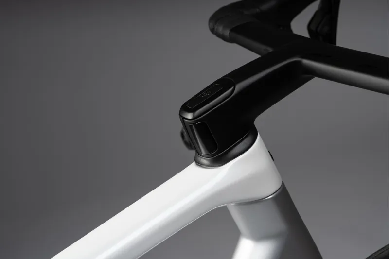 Colnago C72 Disc 2026 Carbon Road Race Bike With Dura Ace Di2 ENVE 4.5 SES HFWS Black Silver White-11