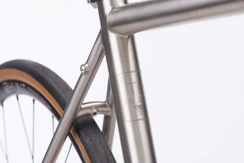 Enigma Evoke 3AL 2.5V Titanium Disc Frameset With Fork-6