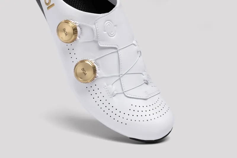 Nimbl Ultimate Glide Carbon Road Shoes in White/Gold-2